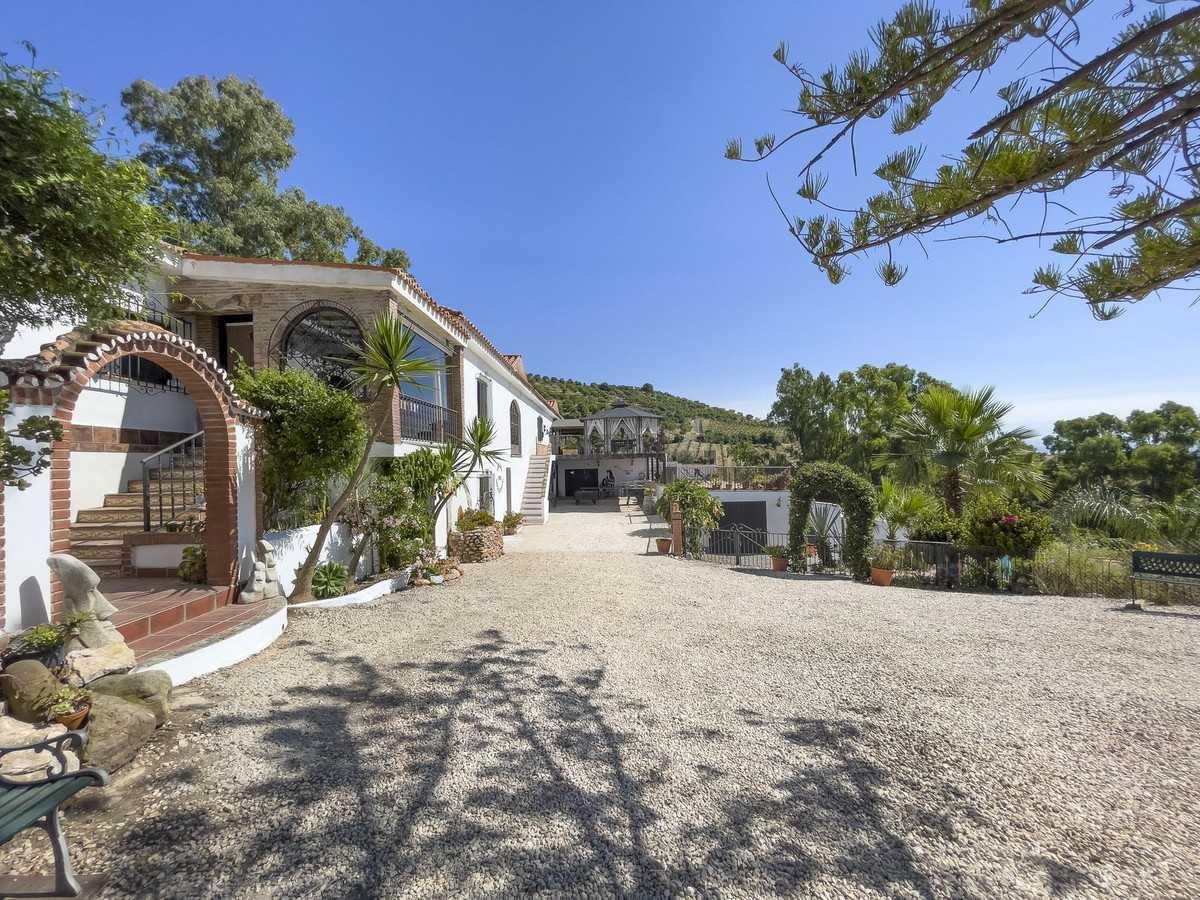 Talo sisään Casarabonela, Andalusia 10773219