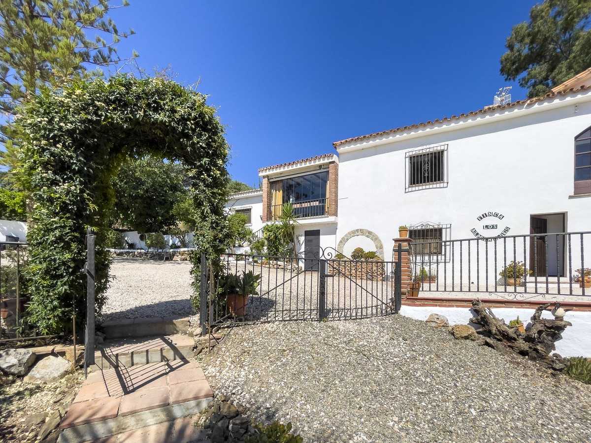 Talo sisään Casarabonela, Andalusia 10773219