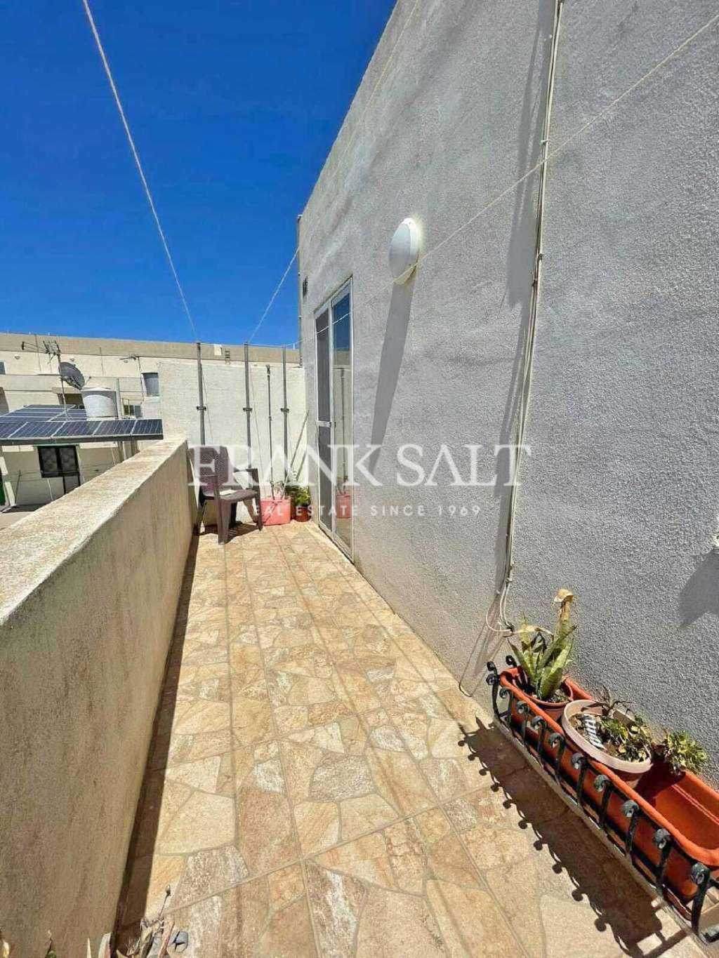 公寓 在 Ħaż-Żabbar,  10774023