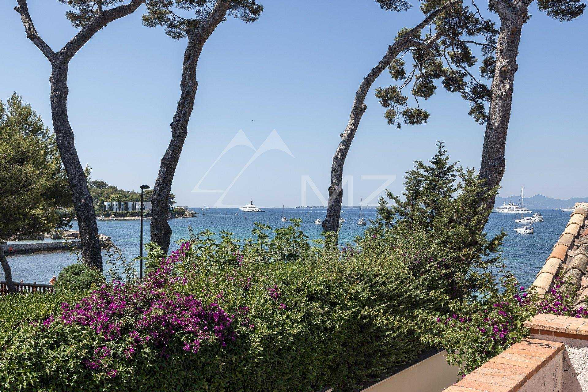 House in Antibes, Alpes-Maritimes 10774234
