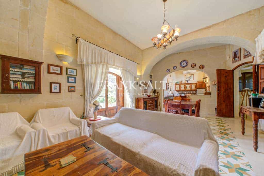 House in Xaghra,  10775439