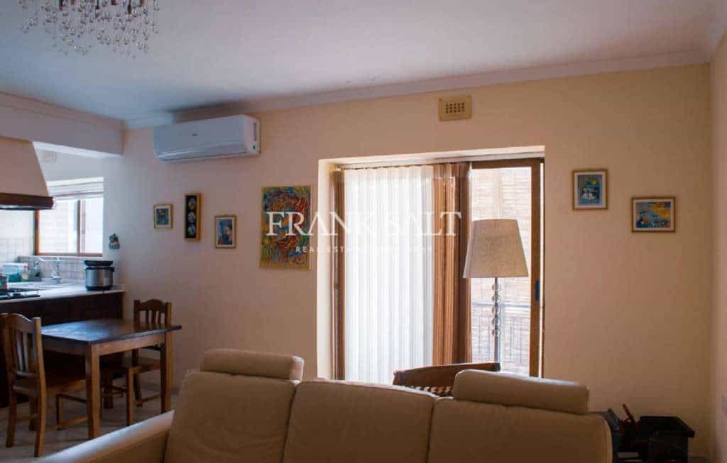 公寓 在 Birkirkara,  10778301