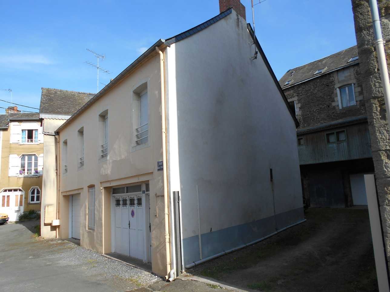 House in Pré-en-Pail-Saint-Samson, Pays de la Loire 10779313