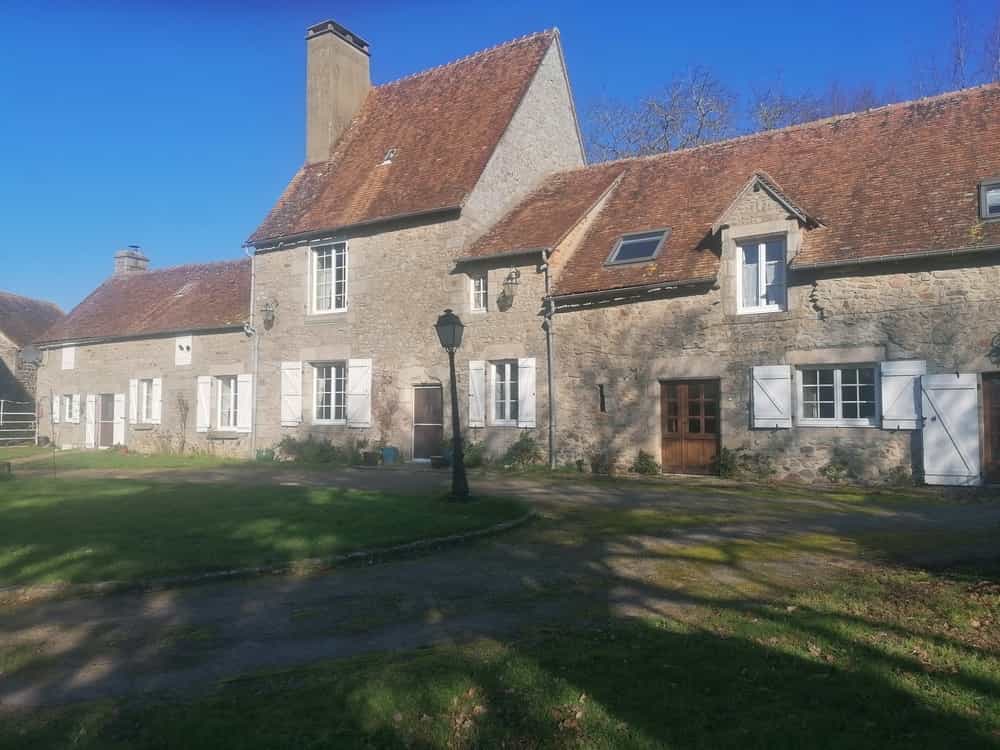 casa en Condé-sur-Sarthe, Normandía 10779319