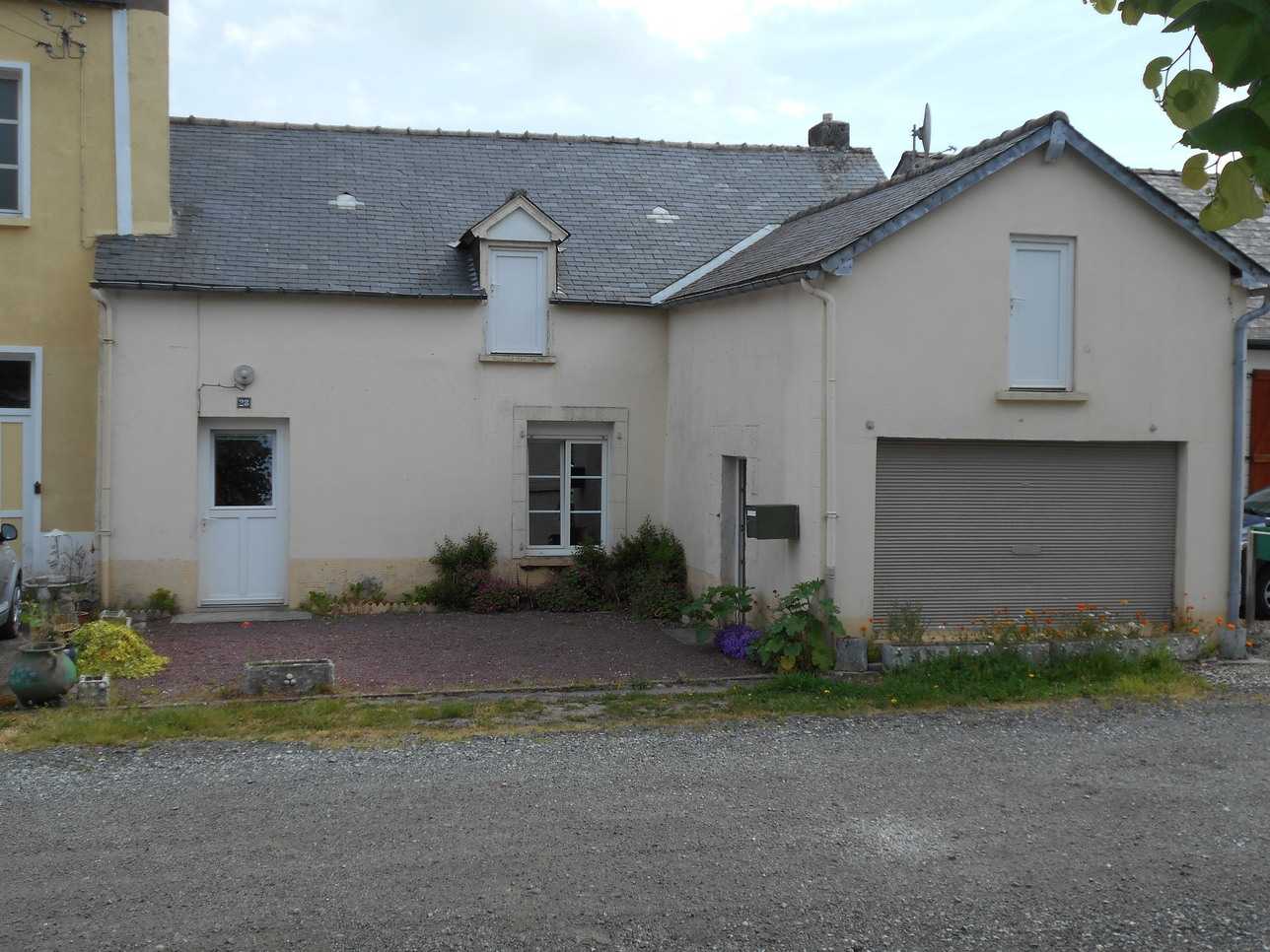 House in Pré-en-Pail-Saint-Samson, Pays de la Loire 10779339