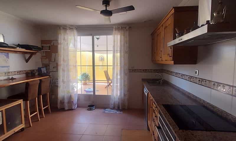 жилой дом в Hondón de las Nieves, Comunidad Valenciana 10779379