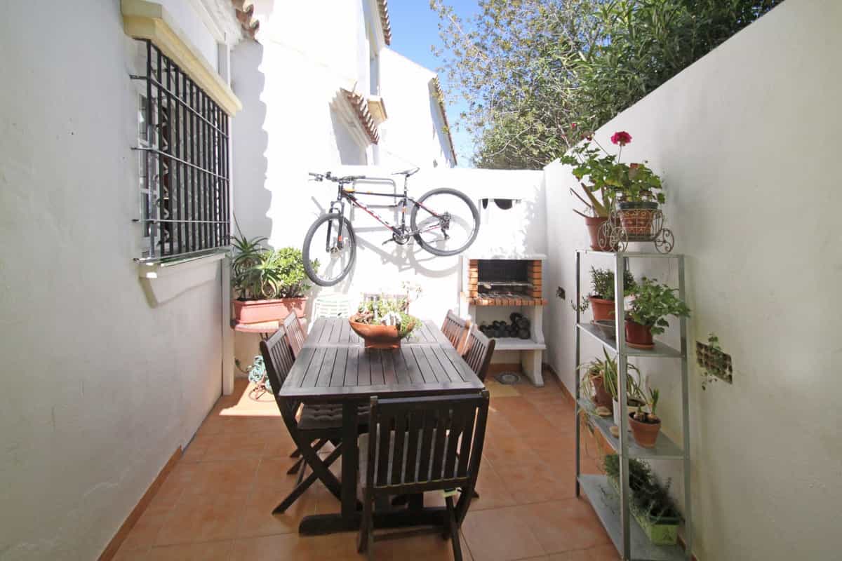 House in Istan, Andalusia 10779723