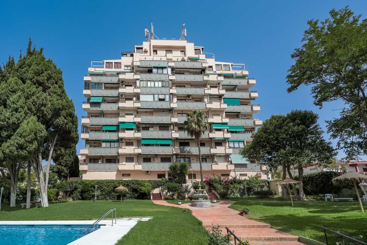 Condominium dans Alhaurín de la Torre, Andalucía 10779910
