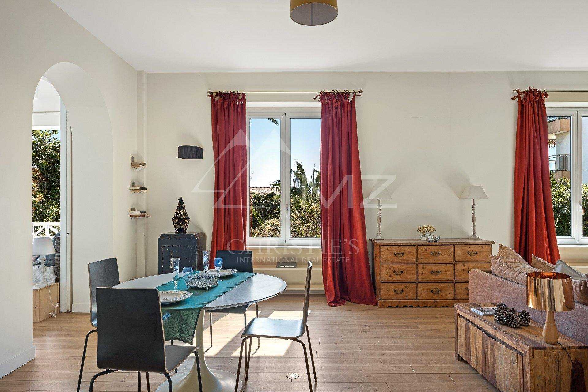 Eigentumswohnung im Beaulieu-sur-Mer, Provence-Alpes-Côte d'Azur 10780232