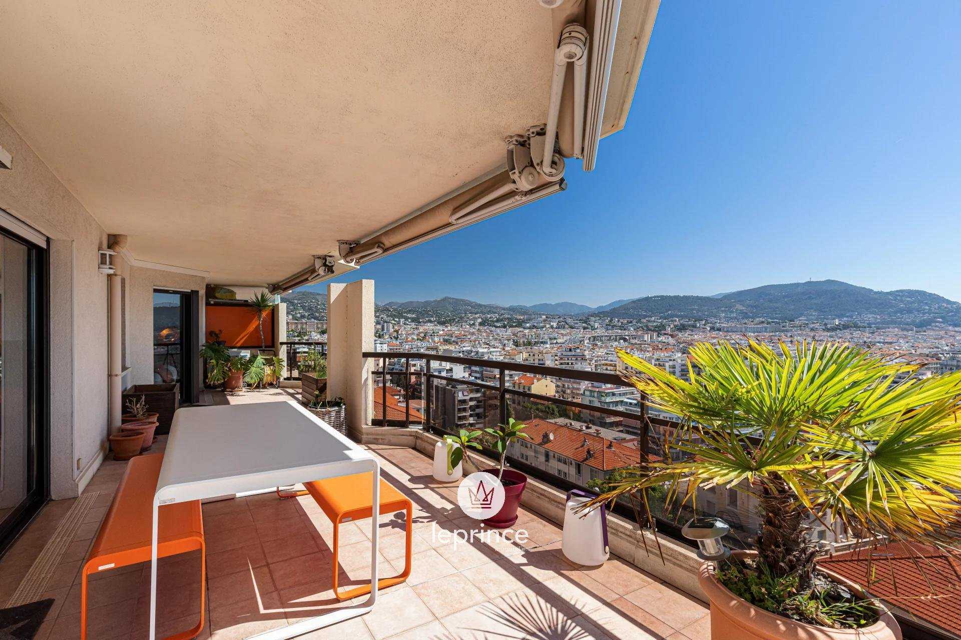 公寓 在 Nice, Alpes-Maritimes 10780342