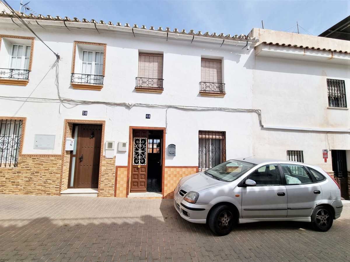 Talo sisään Alhaurín el Grande, Andalucía 10781317