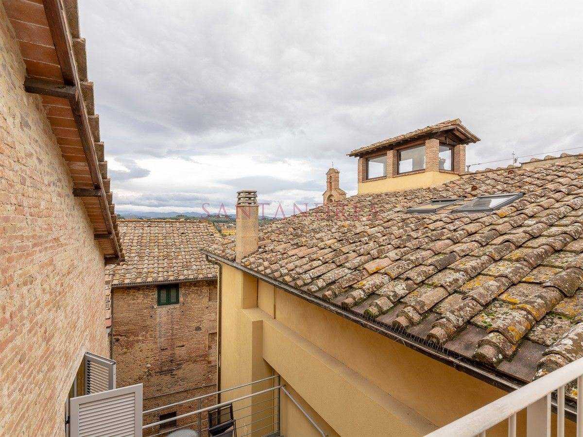 House in Siena, Tuscany 10781481