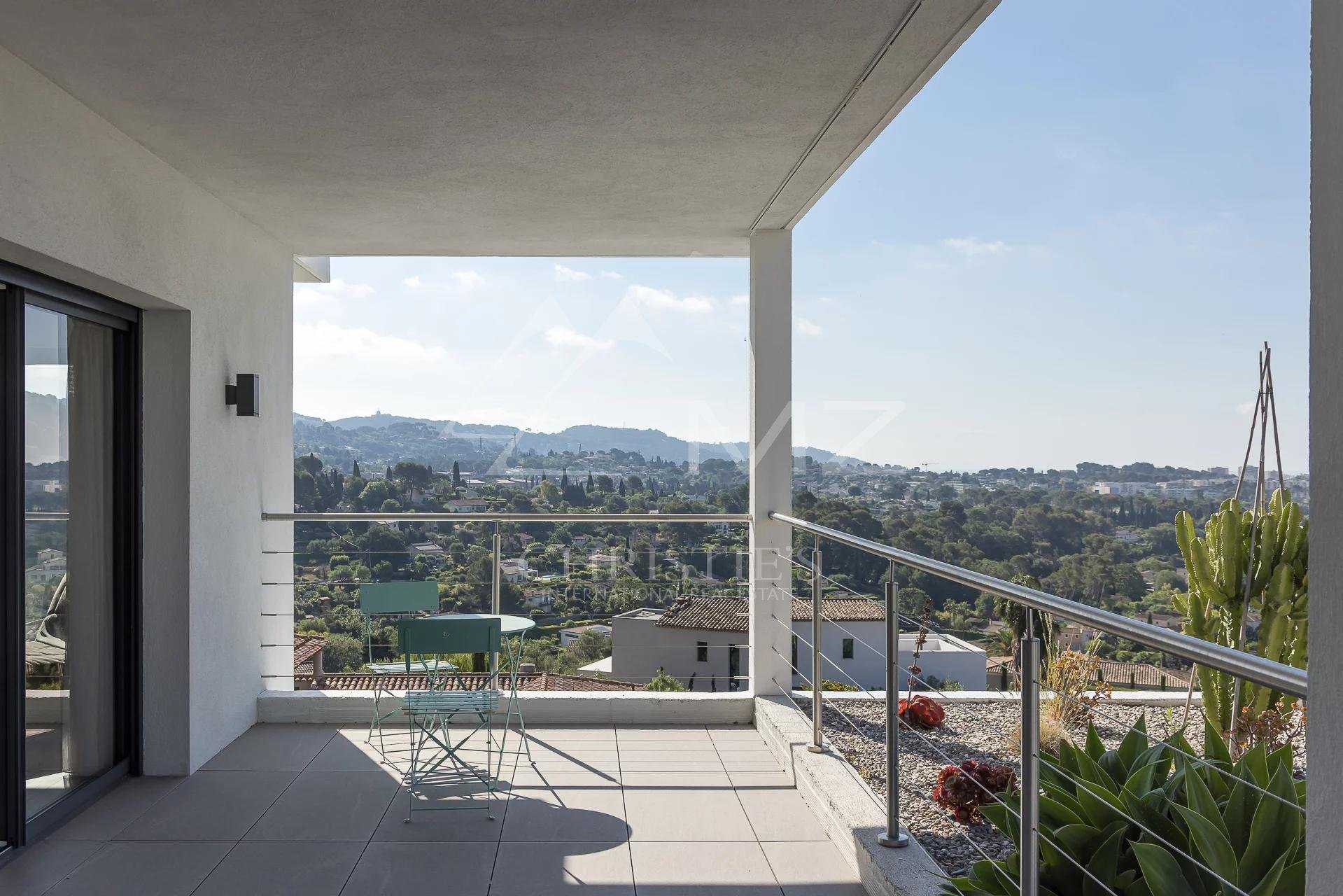 House in Mougins, Alpes-Maritimes 10782596