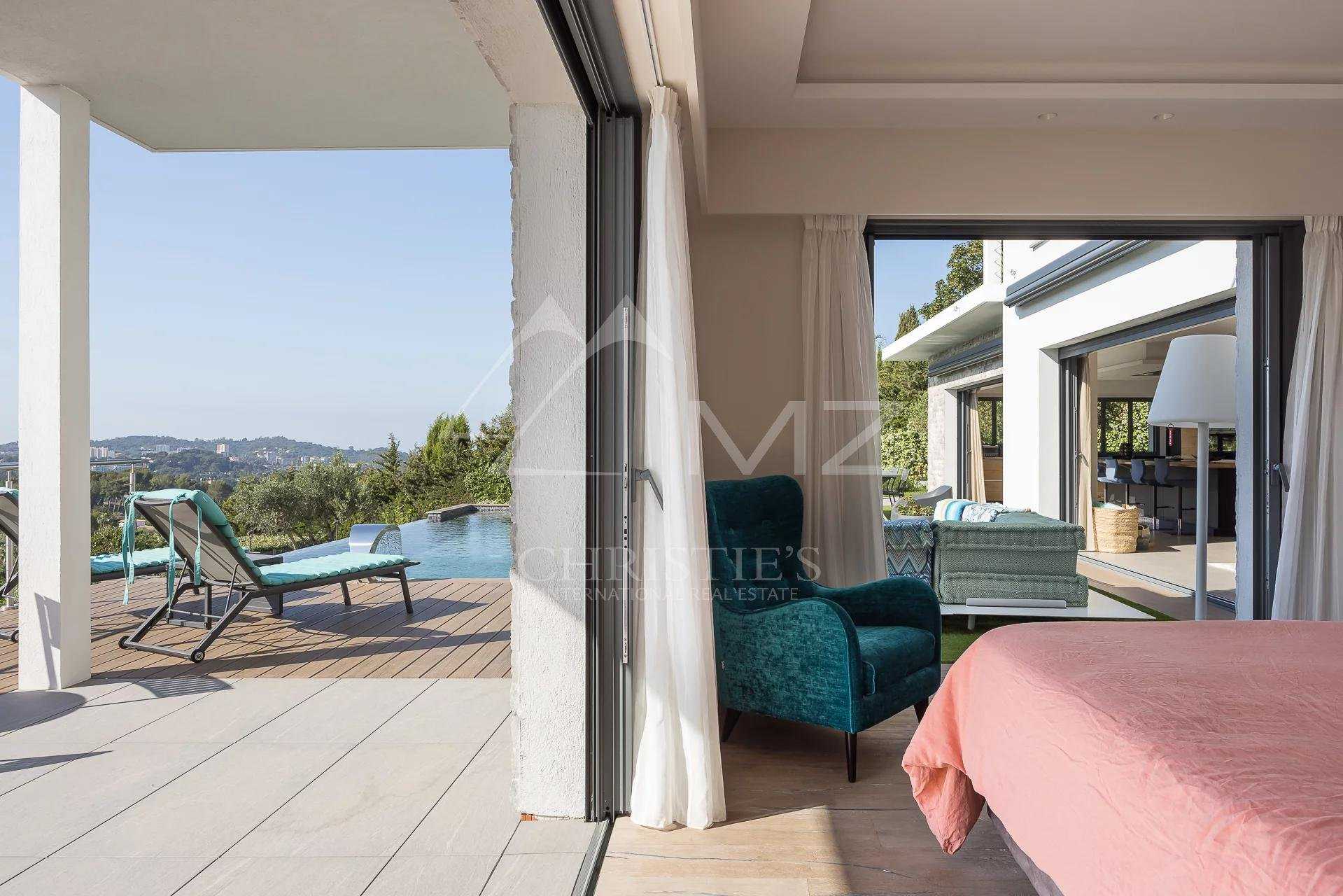 House in Mougins, Alpes-Maritimes 10782596