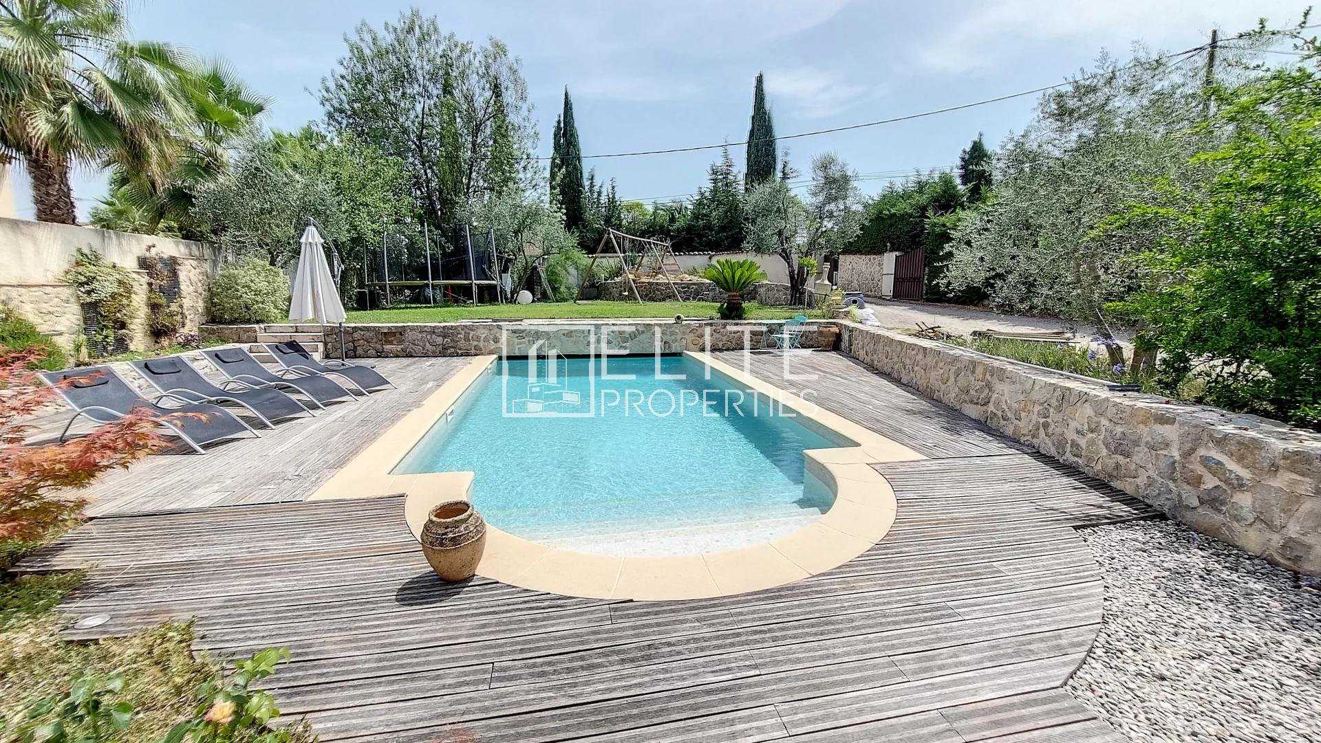 House in Le Plan-de-Grasse, Provence-Alpes-Cote d'Azur 10782602