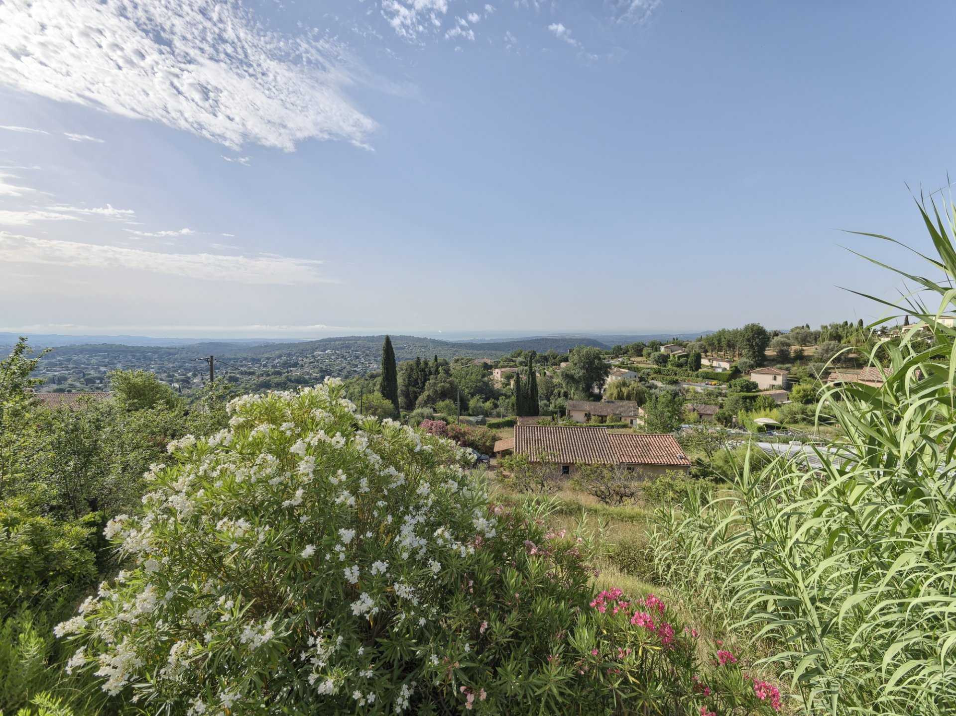 Hus i Tourrettes-sur-Loup, Provence-Alpes-Cote d'Azur 10782868
