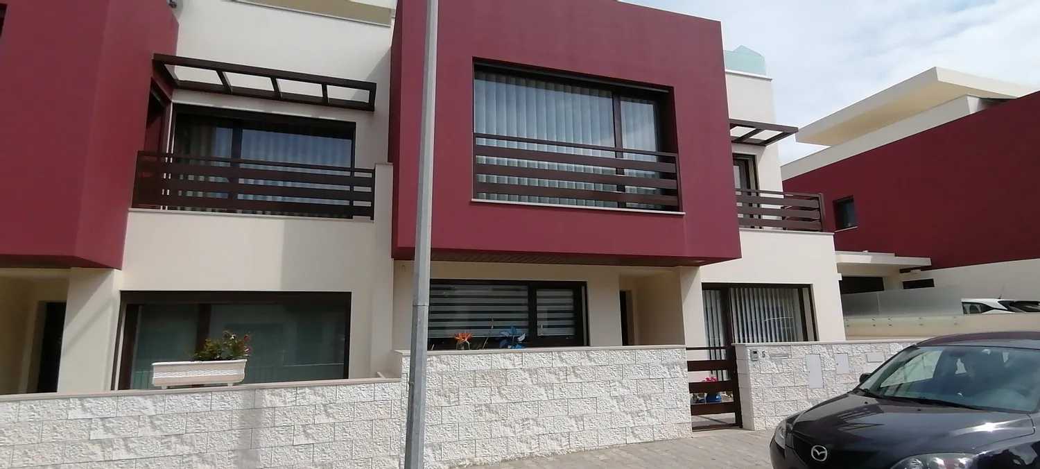 House in Atouguia da Baleia, Leiria District 10783016