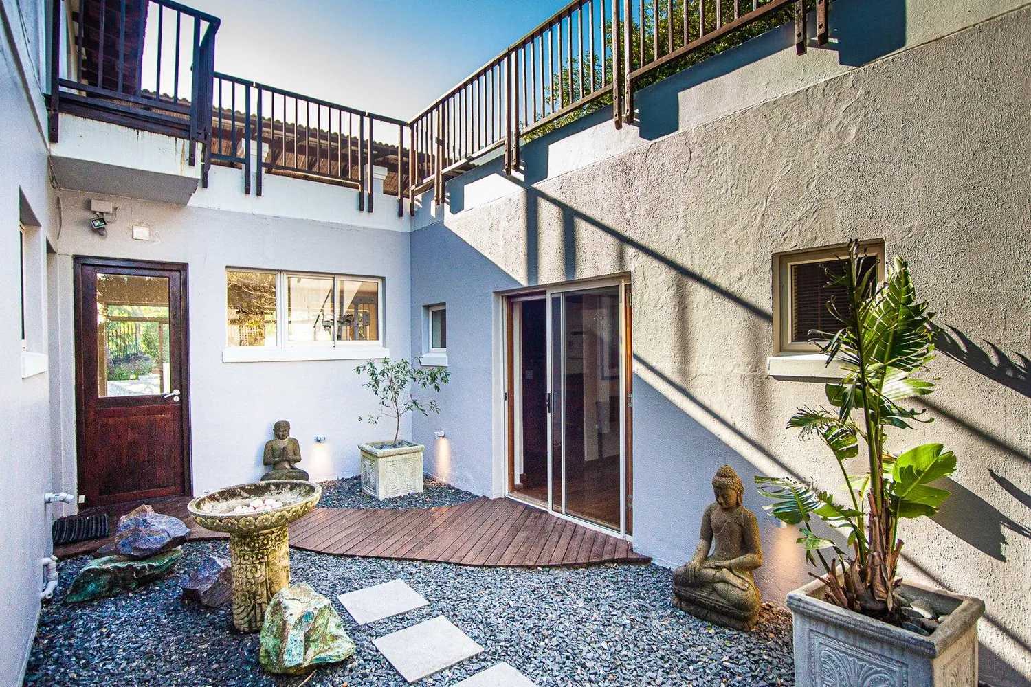 House in Cape Town, 22 Hely Hutchinson Avenue 10785146
