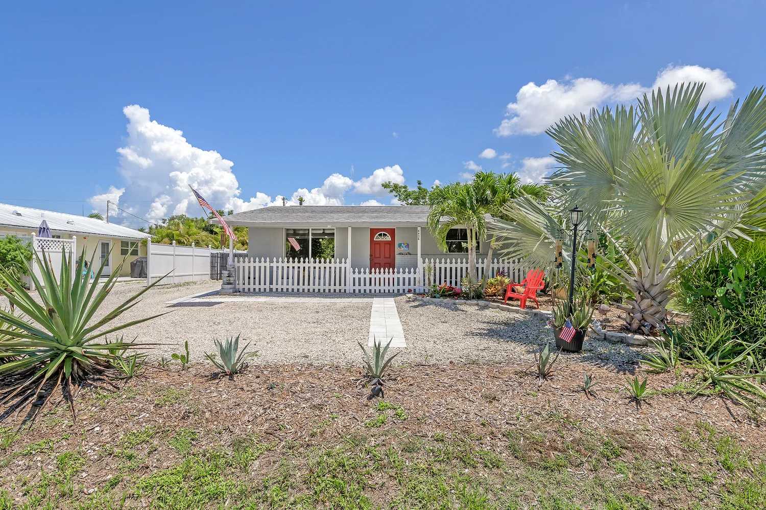 House in Bonita Shores, 4436 Little Hickory Road 10785158