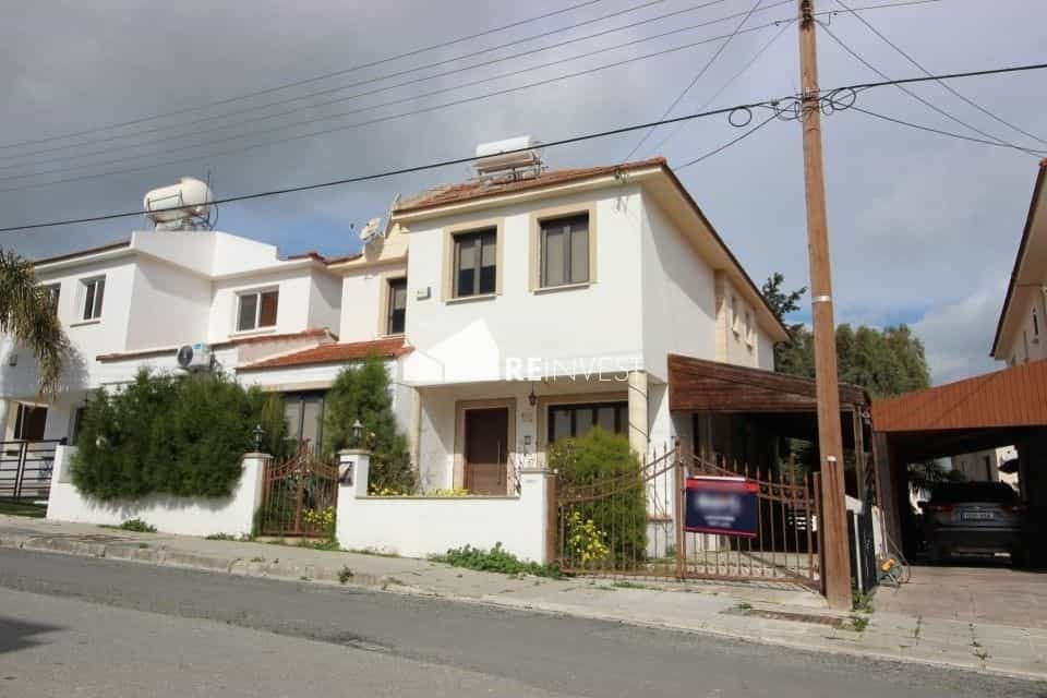 Haus im Aradippou, Larnaka 10785302