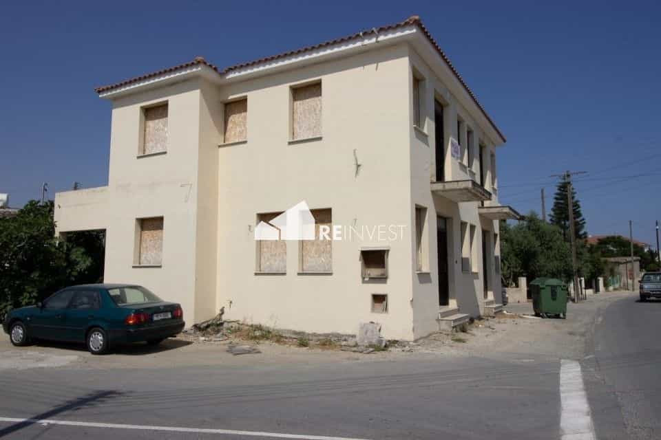 Talo sisään Livadhia, Larnaca 10785303