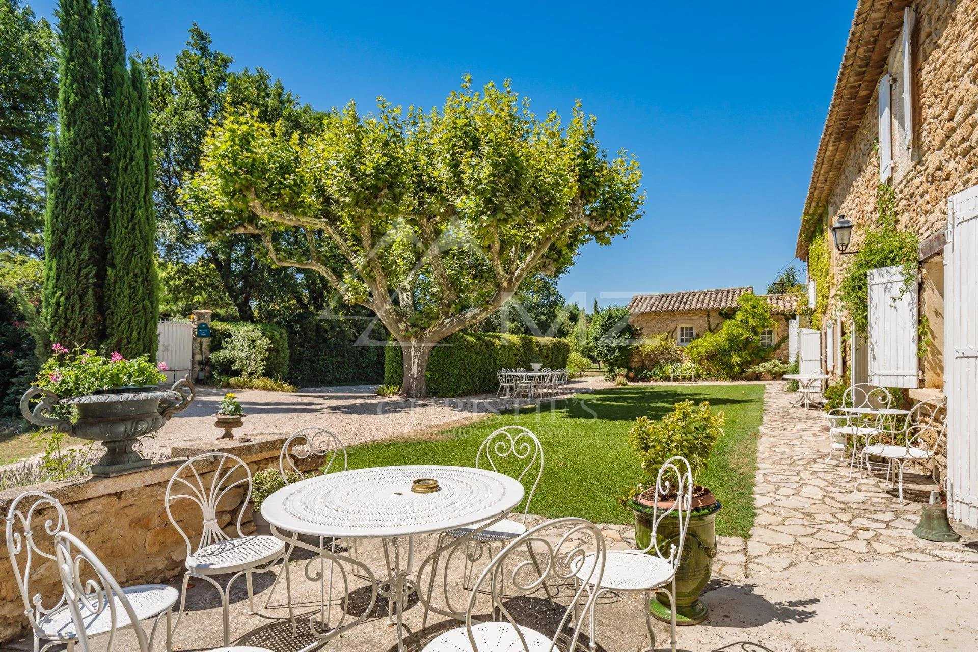 Other in Taillades, Provence-Alpes-Cote d'Azur 10786723