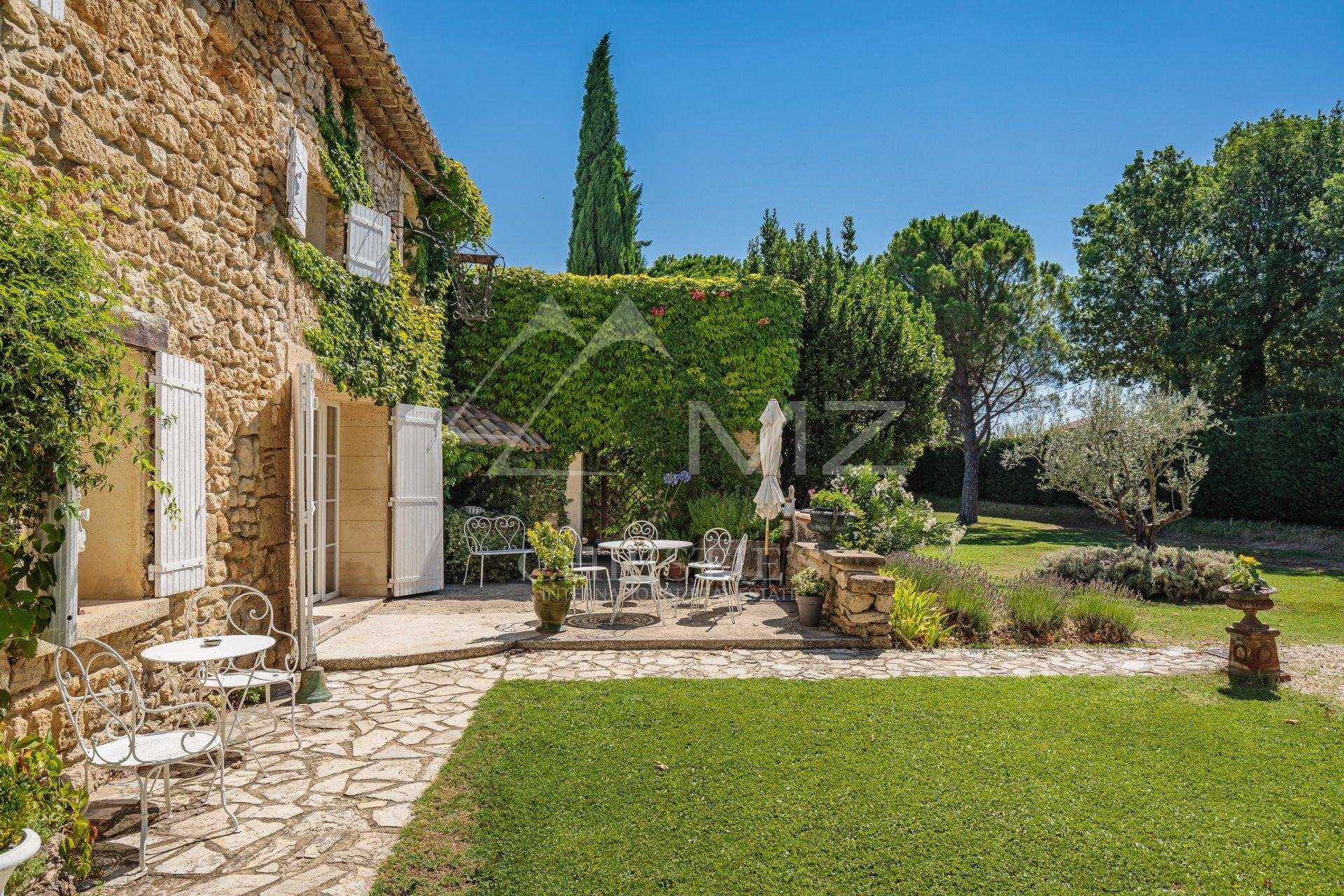 Other in Taillades, Provence-Alpes-Cote d'Azur 10786723