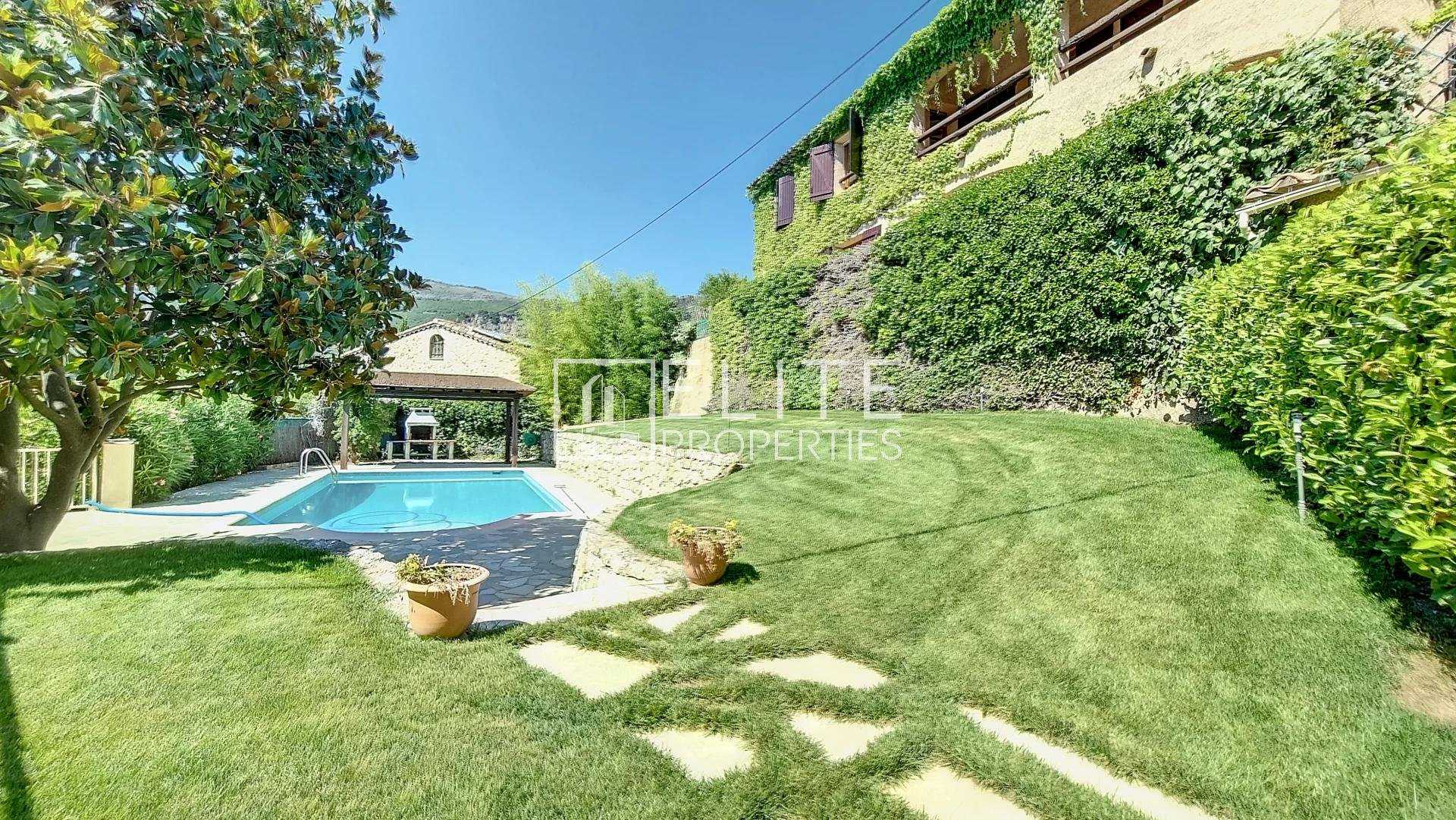 Residential in Grasse, Alpes-Maritimes 10786744