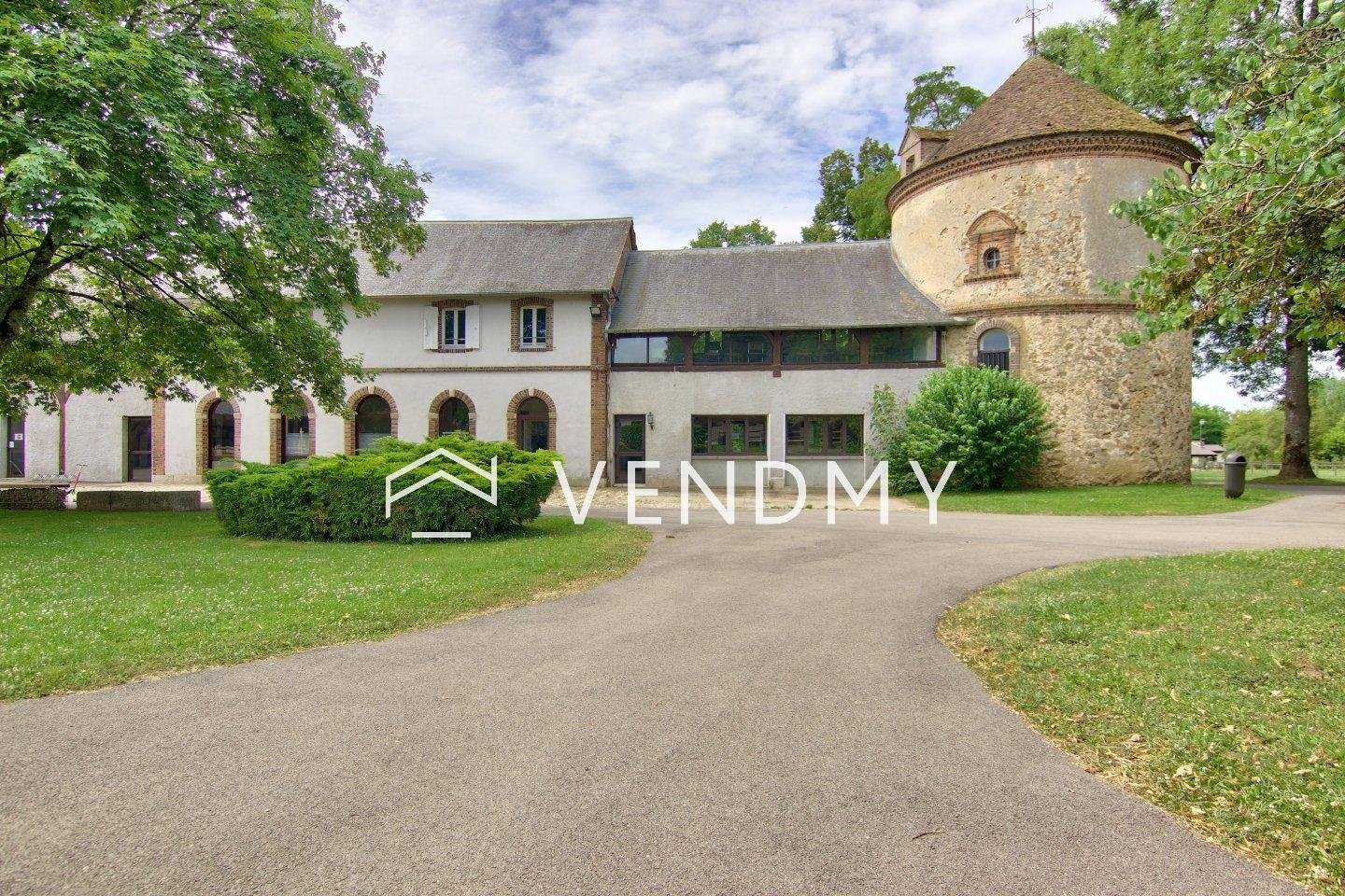 Rumah di Savigny-sur-Claires, Bourgogne-Franche-Comte 10786969