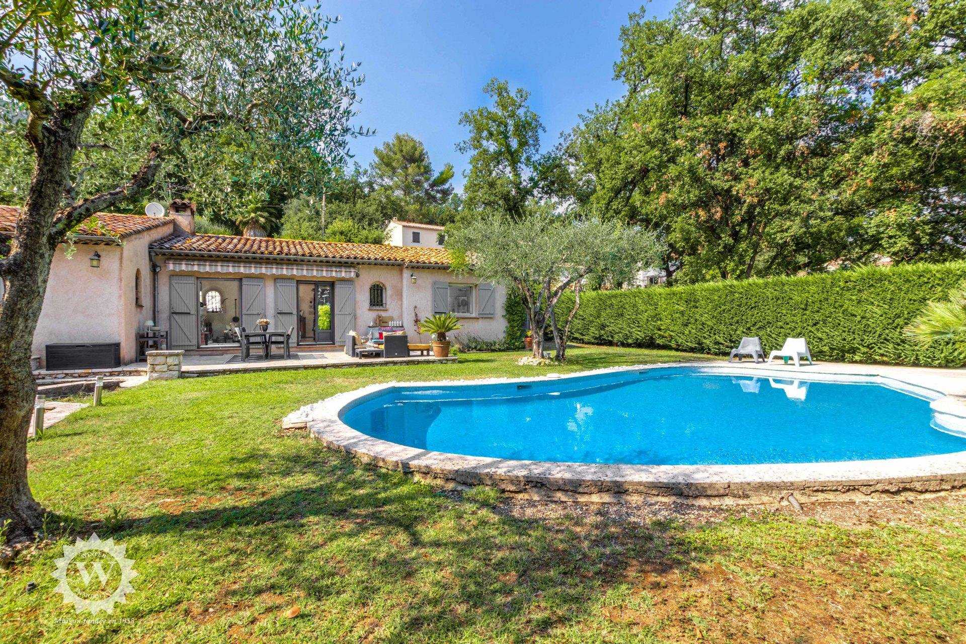 House in Saint-Jeannet, Provence-Alpes-Cote d'Azur 10786998