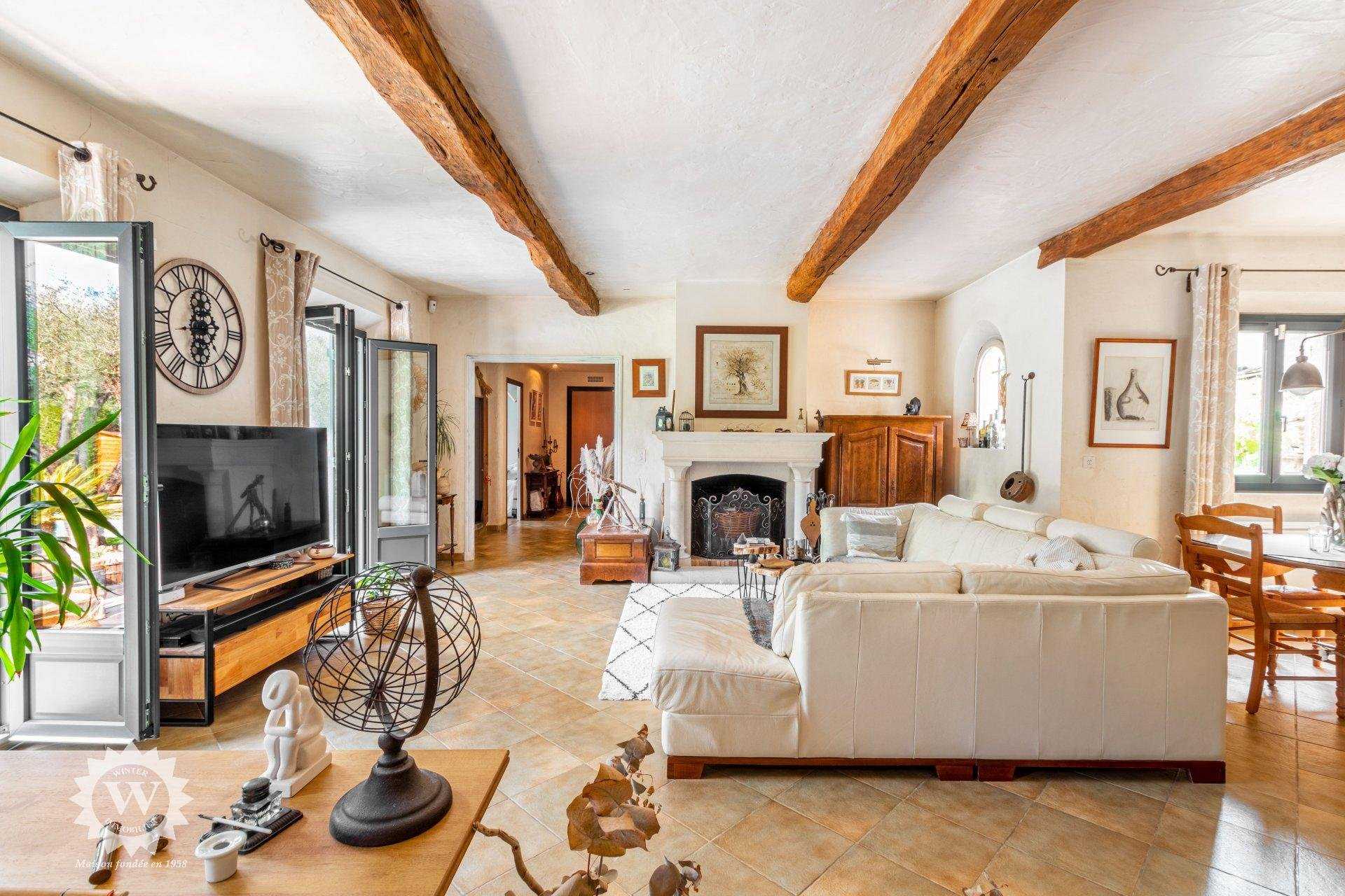 House in Saint-Jeannet, Provence-Alpes-Cote d'Azur 10786998