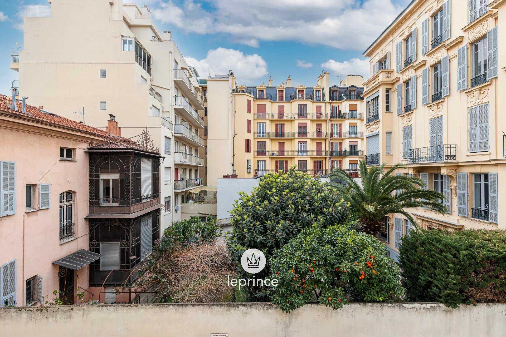 Condominium in Nice, Provence-Alpes-Cote d'Azur 10787034