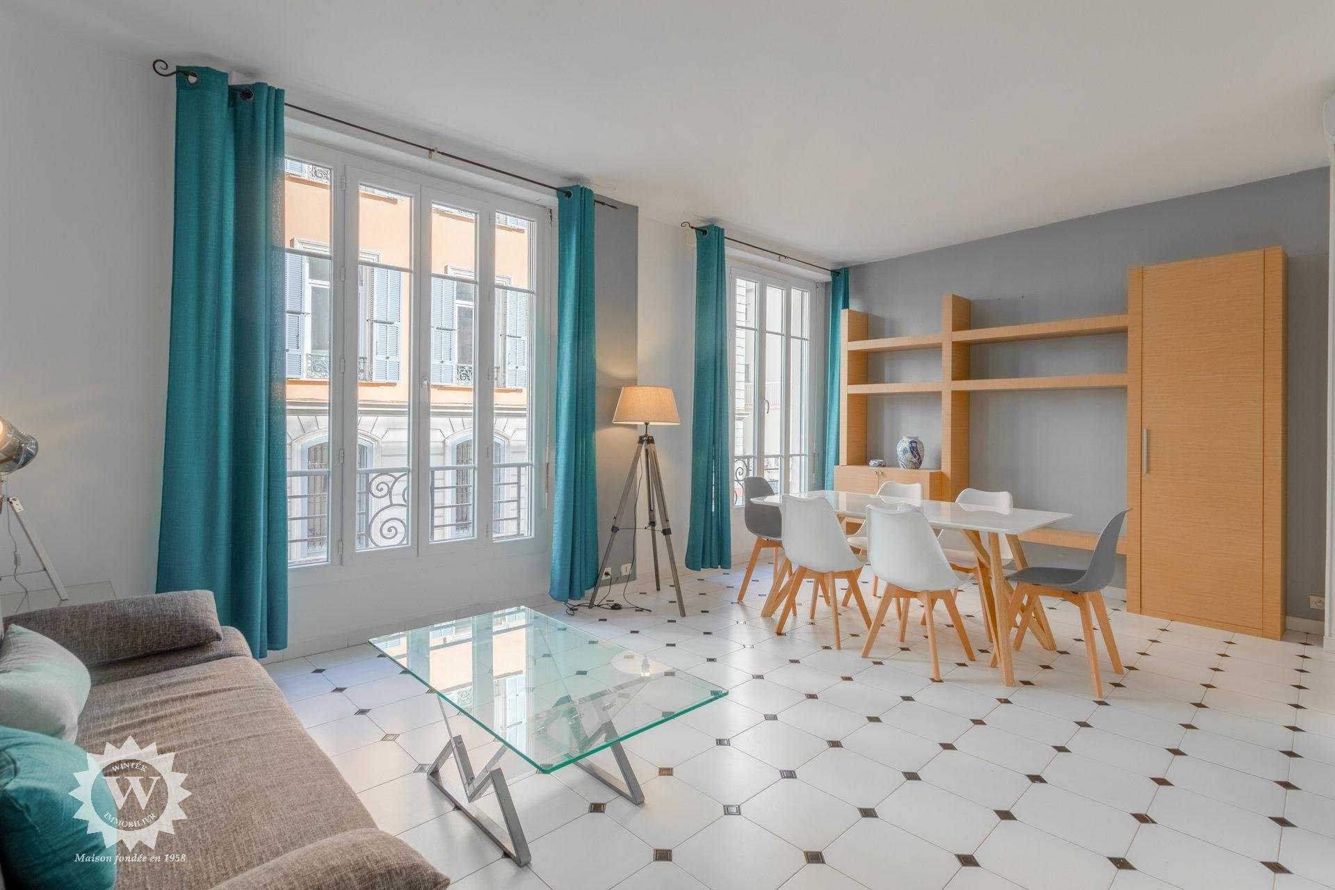 Condominium in Nice, Provence-Alpes-Cote d'Azur 10787039
