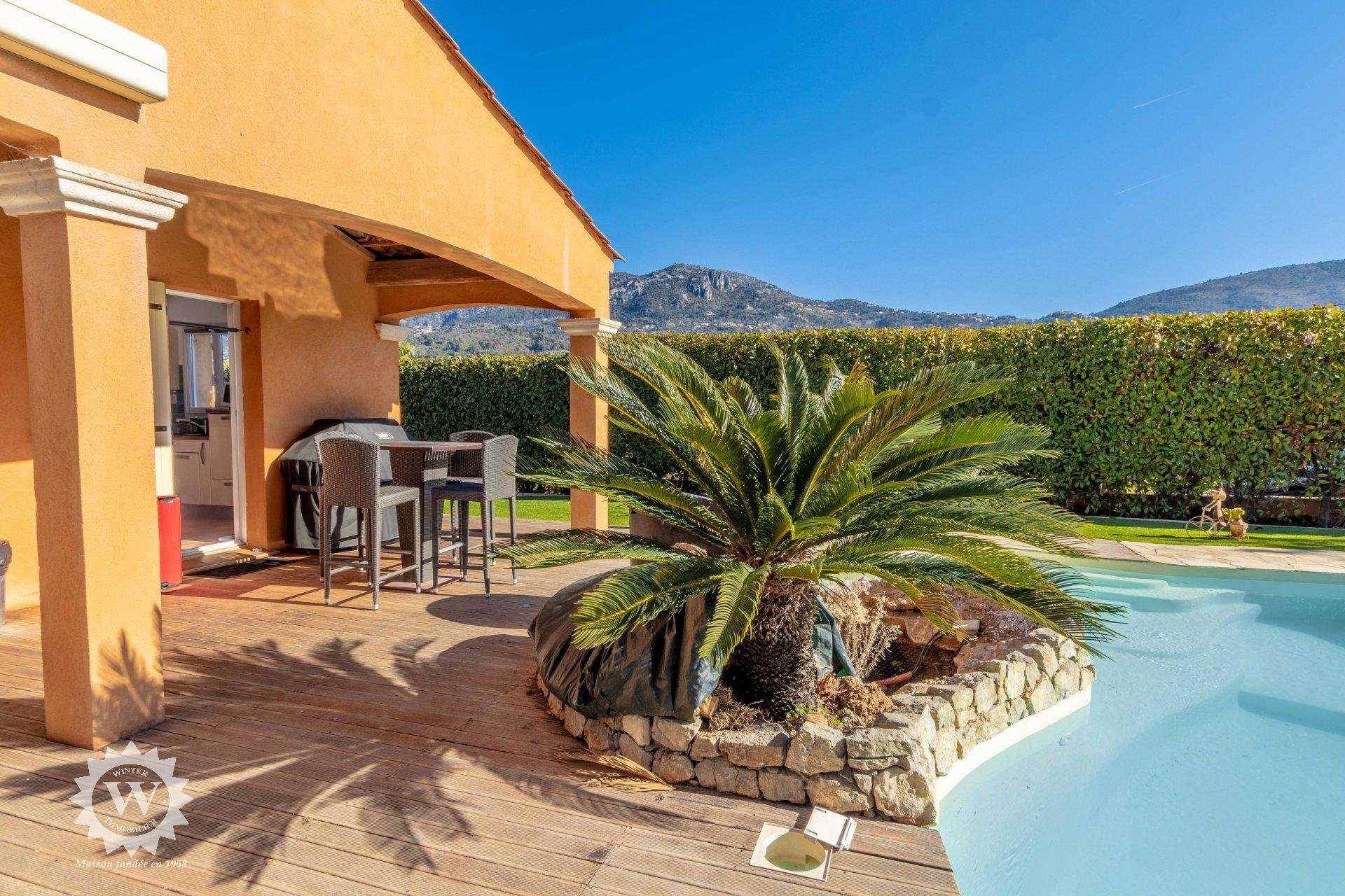 Talo sisään Carros, Provence-Alpes-Cote d'Azur 10787071