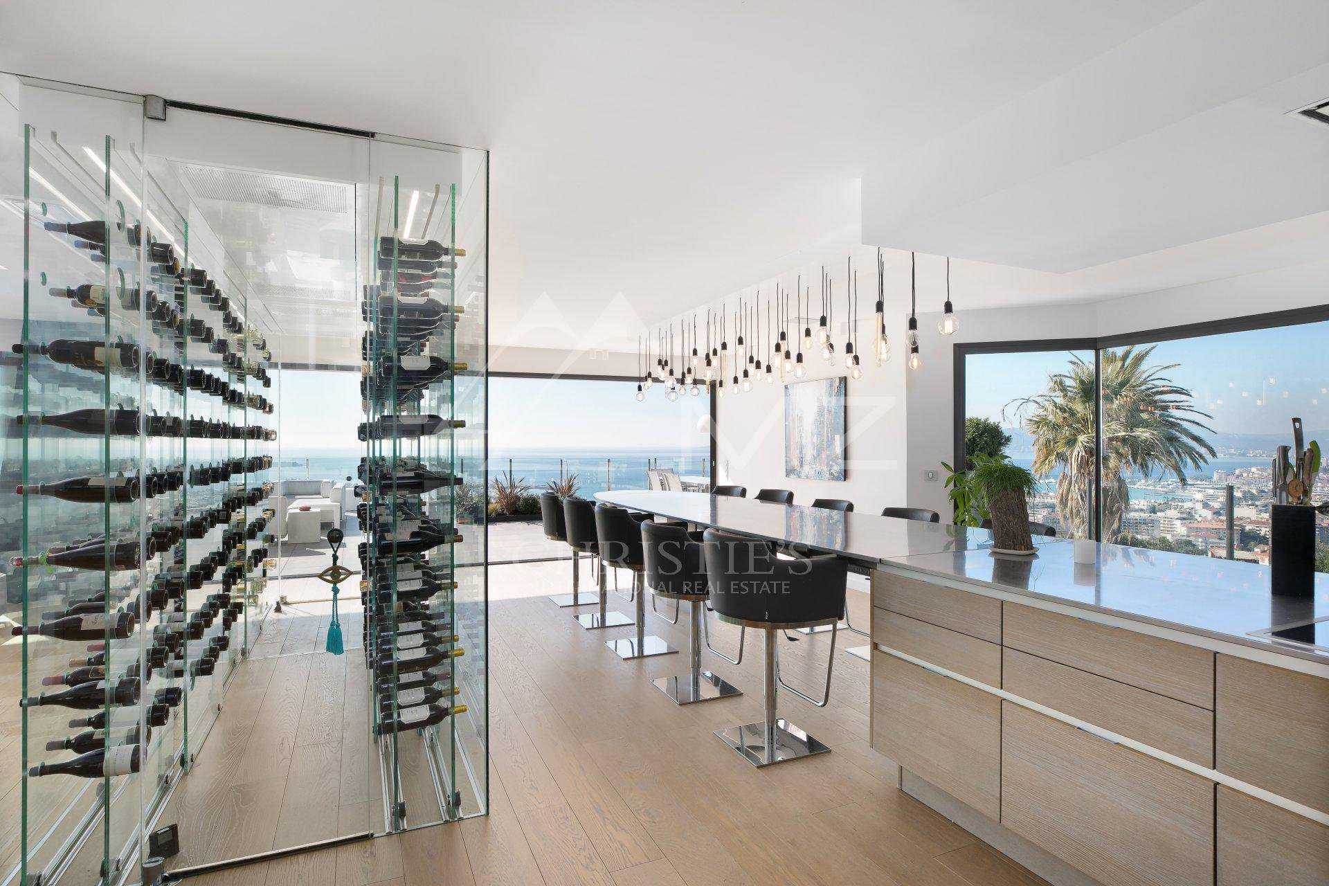 Condominium in Cannes, Provence-Alpes-Cote d'Azur 10787087