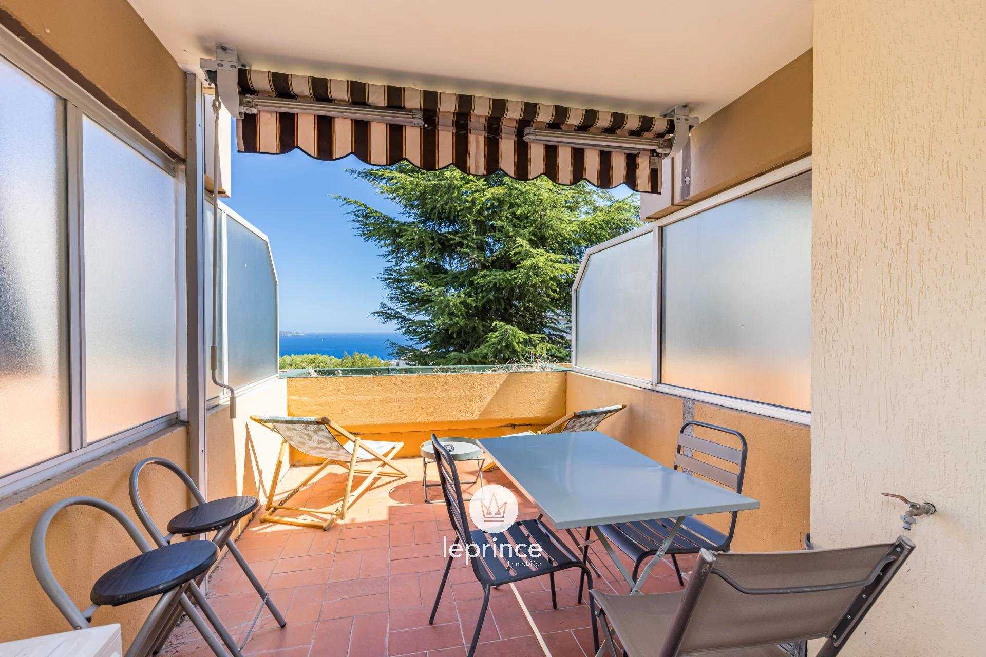 Condominium in Nice, Provence-Alpes-Cote d'Azur 10787105