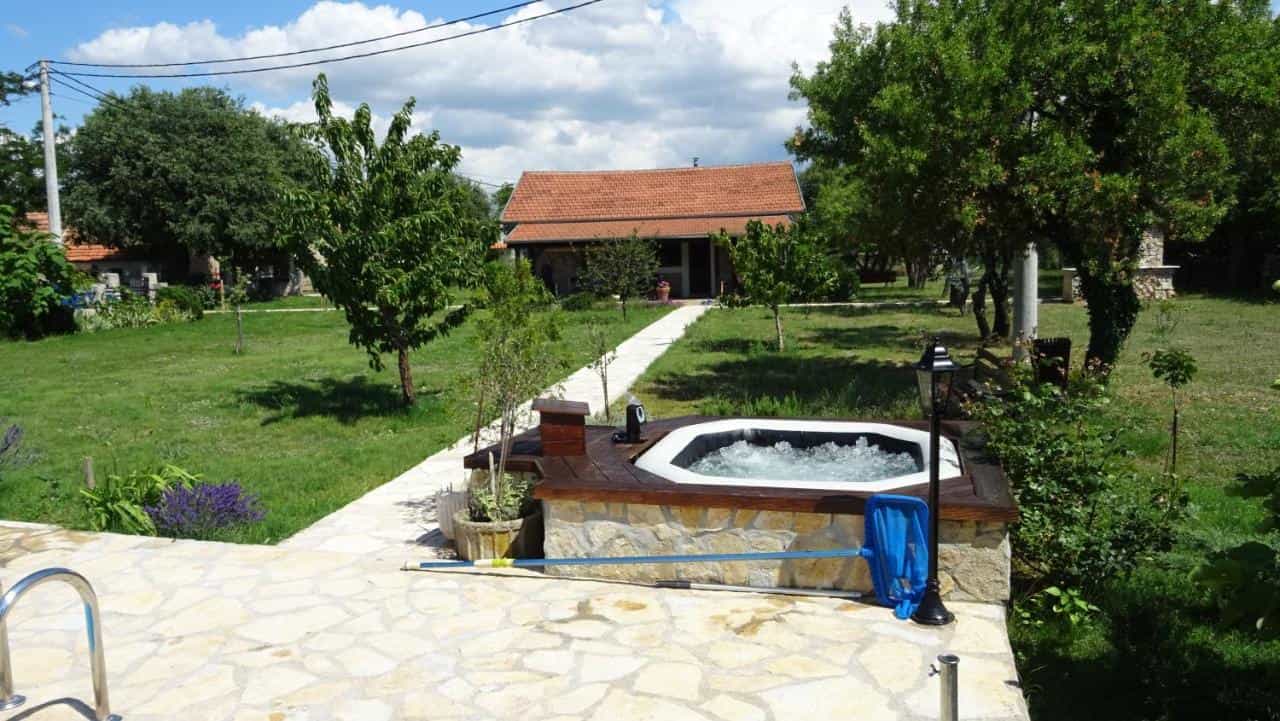 집 에 Šibenik, Šibenik-Knin County 10787239