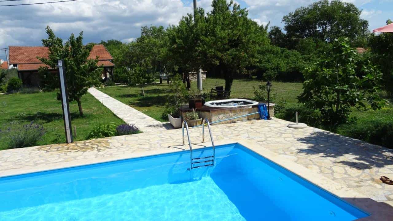 жилой дом в Šibenik, Šibenik-Knin County 10787239