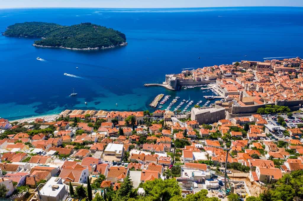 Condominium in Ploče, Dubrovnik-Neretva County 10787347