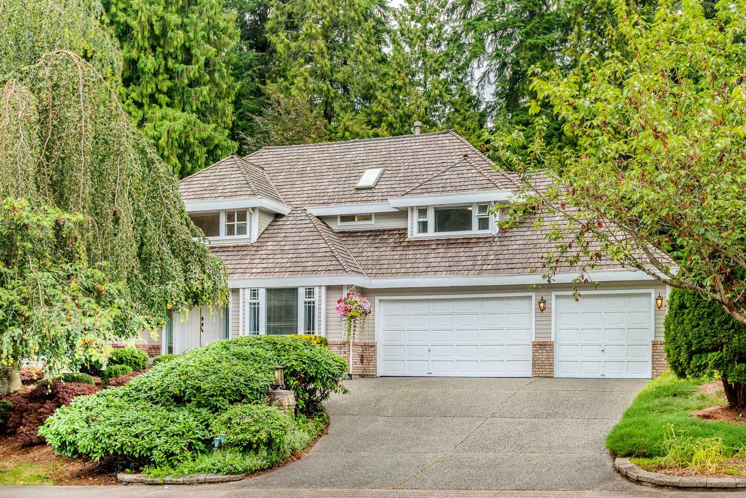 House in Coquitlam, 2431 Leclair Drive 10787437