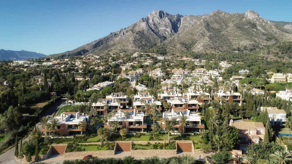 Multiple Houses in Marbella, Andalusia 10787591