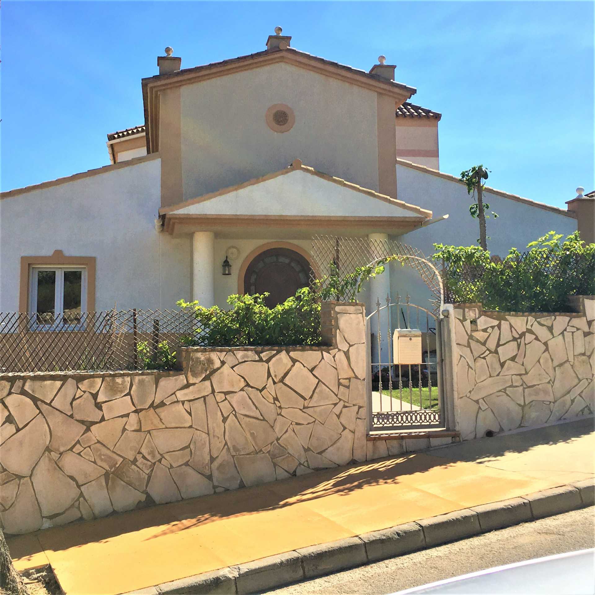 House in La Alcaidesa, Andalusia 10788016