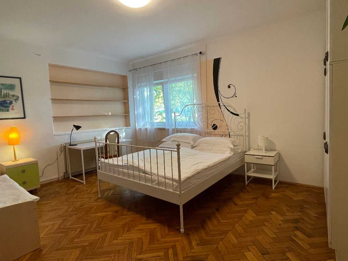 Dom w , Ljubljana 10788840