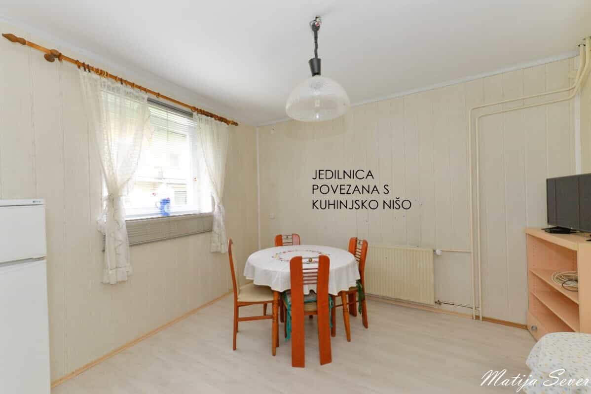 Hus i , Ljubljana 10788876