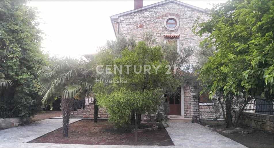 House in Tar, Istarska Zupanija 10789025