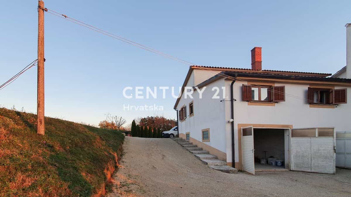 σπίτι σε Gračišće, Istria County 10789049