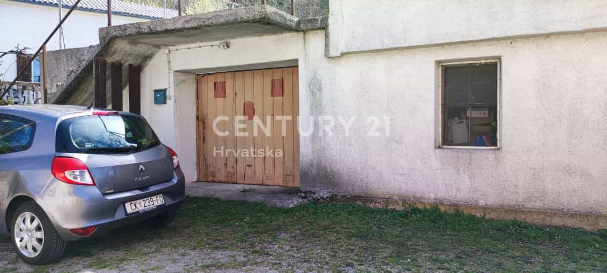 Dom w Matulji, Zupanija Primorsko-Gorańska 10789217