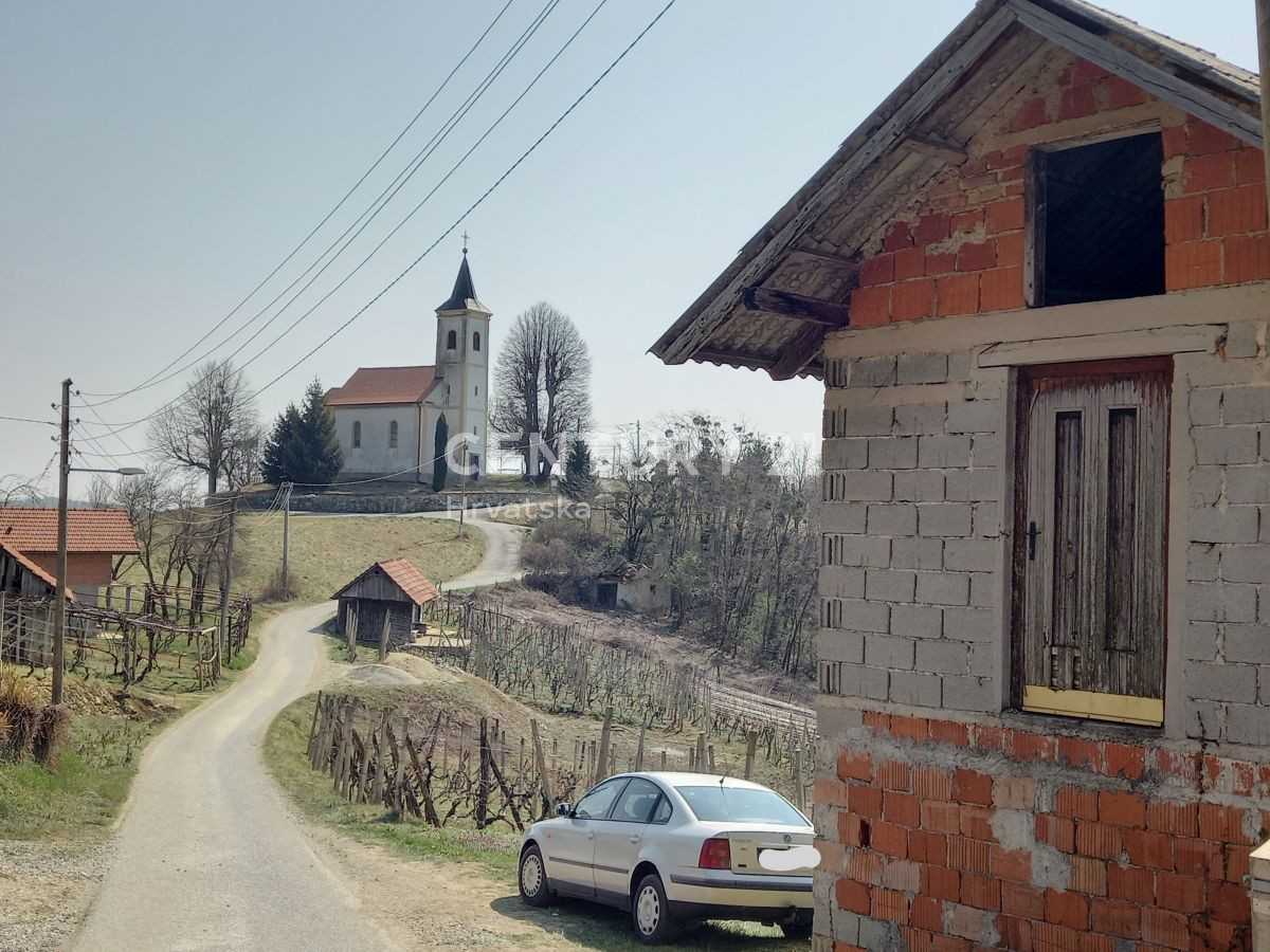 Pengecer di Pra-grada, Krapinsko-Zagorska Zupanija 10789225