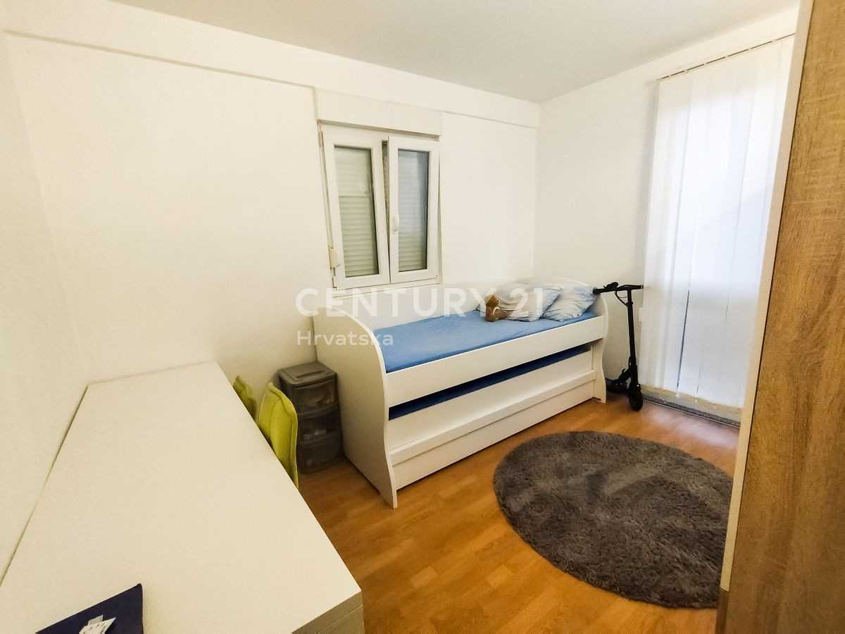Condominium in Zadar, Zadar County 10789310