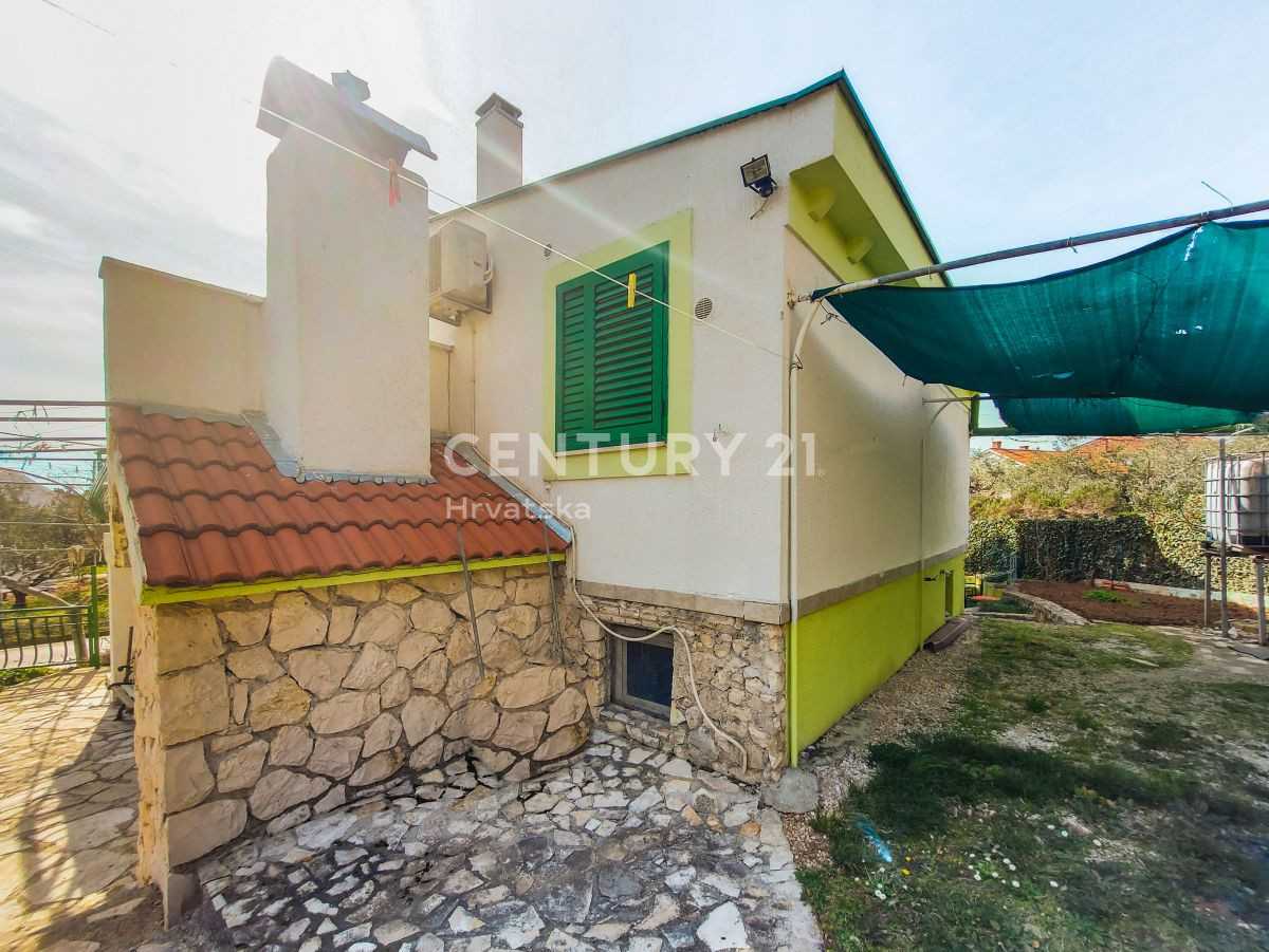 Haus im Sveti Filip i Jakov, Zadarska županija 10789402